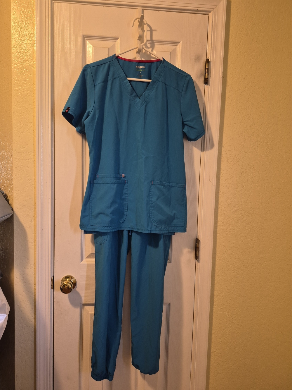 Scrubstar Women's Turquoise V-Neck Scrub Set